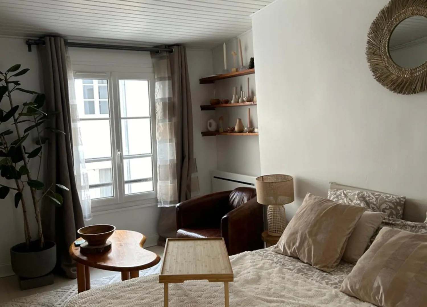 Grand Studio Entierement Renove Au Coeur De Apartment Paris