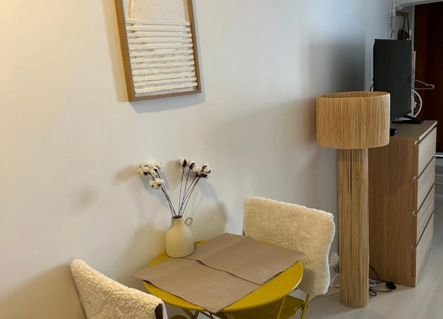 Grand Studio Entierement Renove Au Coeur De Appartement